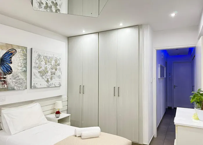 Lights Of Paradise - Your Happy Escape Ajia Napa